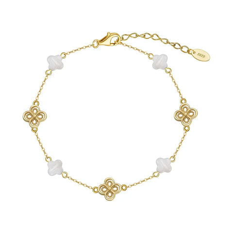 14K gold clover pearl bracelet in 925 silver featuring luminous shell pearls