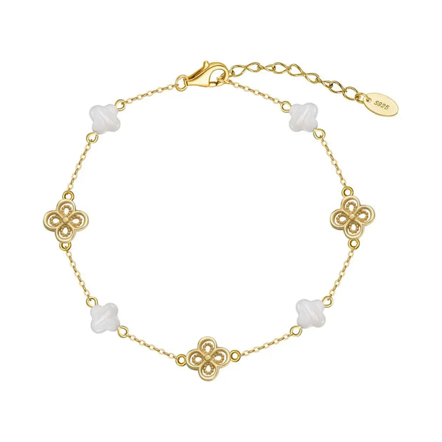 14K gold clover pearl bracelet in 925 silver featuring luminous shell pearls